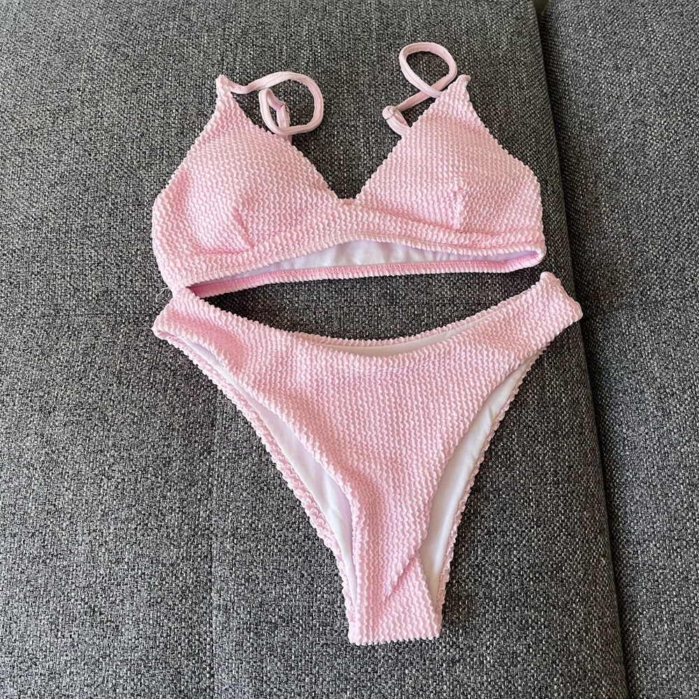 4/$20 🧡 Baby pink bikinis sets NWT - Picture 2 of 4